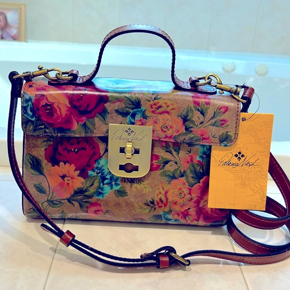 Patricia Nash Handbags - Patricia Nash Caris Brooke Vintage Victorian Garden Satchel/Crossbody Bag. NWT